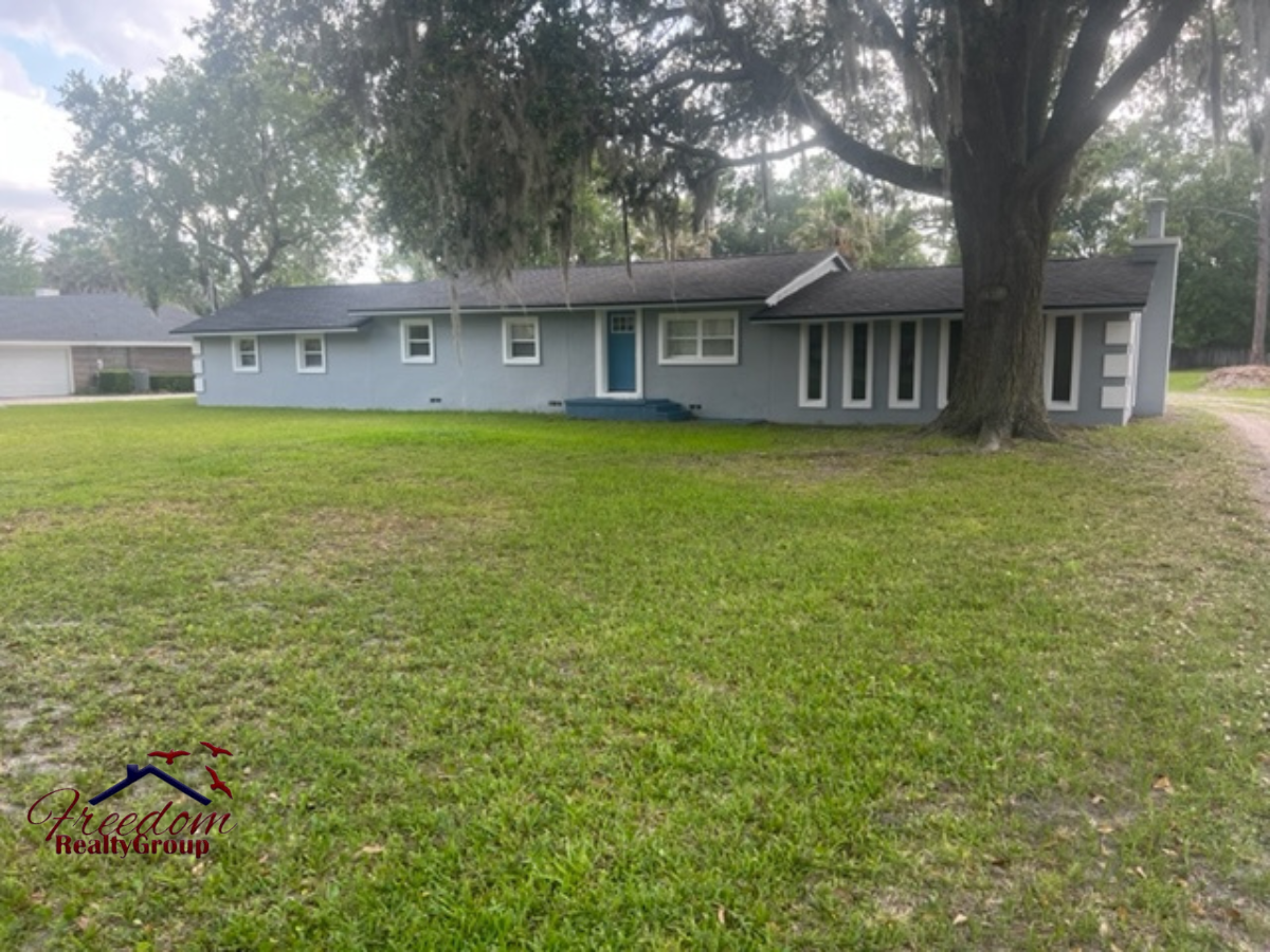 13002 Lanier Rd, Jacksonville, FL 32226 – Roomy Single Family Home in Jamestown!