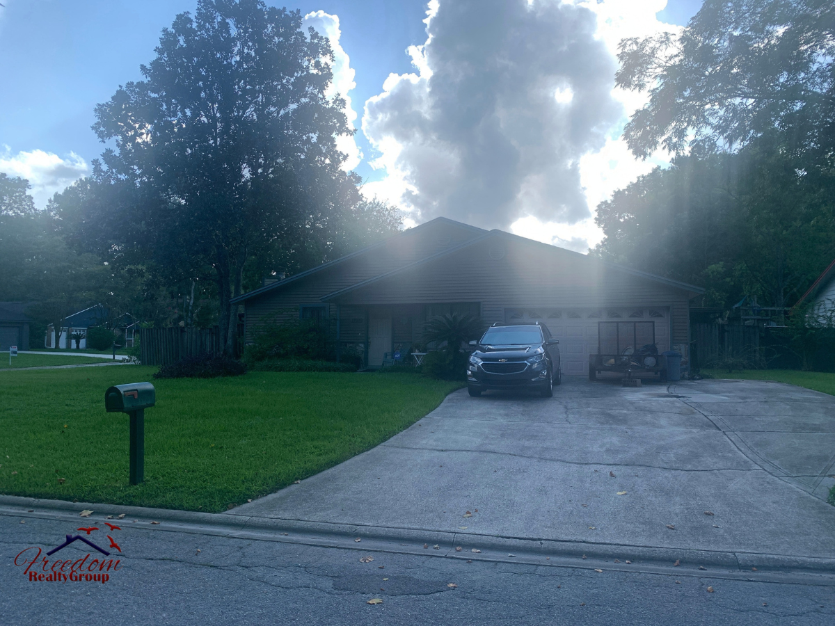 1720 Sandy Hollow Loop, Middleburg, FL 32068 – Single Family Home with Private Pool in Middleburg!